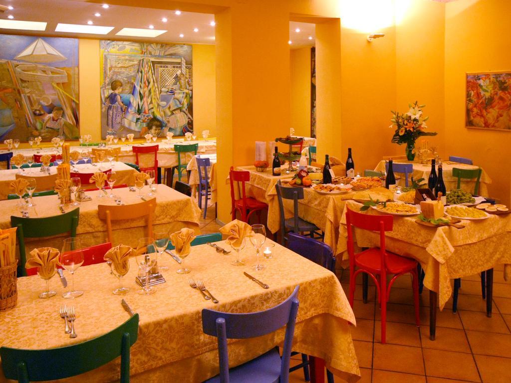 Albergo Ristorante Corsini Павулло-нель-Фриньяно Экстерьер фото
