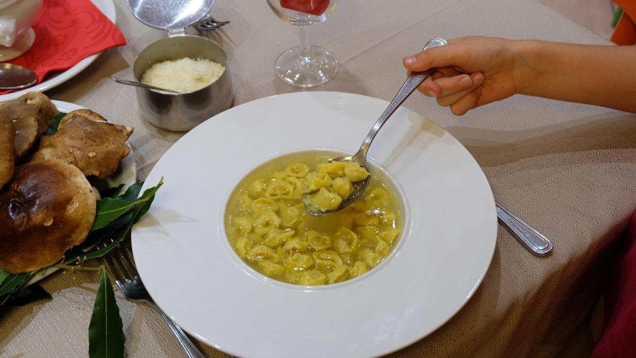 Albergo Ristorante Corsini Павулло-нель-Фриньяно Экстерьер фото